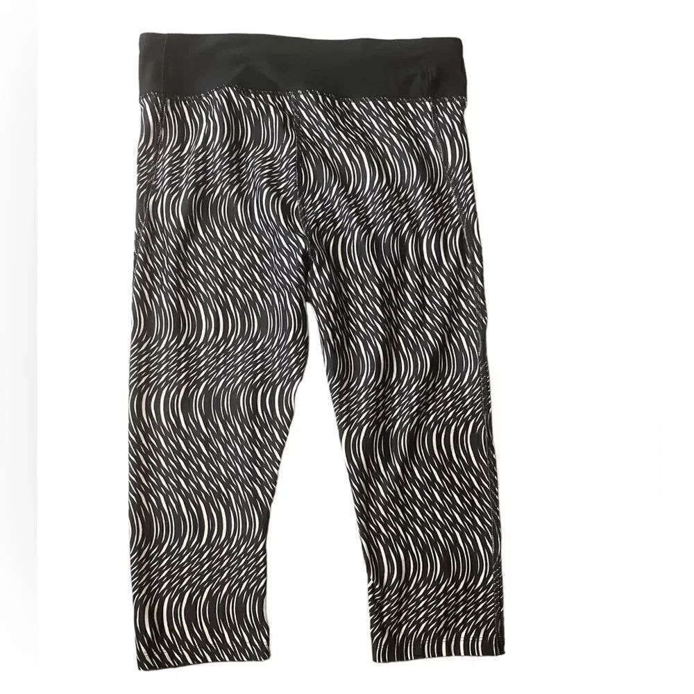 Under Armour Wms Sz Lrg Black White Geometric Swirl Compression Workout Leggings